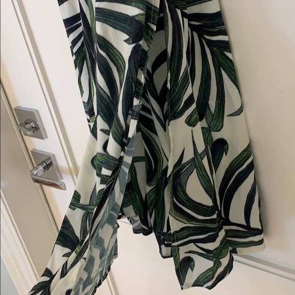 Show Me Your MuMu Bryon Dress in Peruvian Palm - Picture 2 of 8